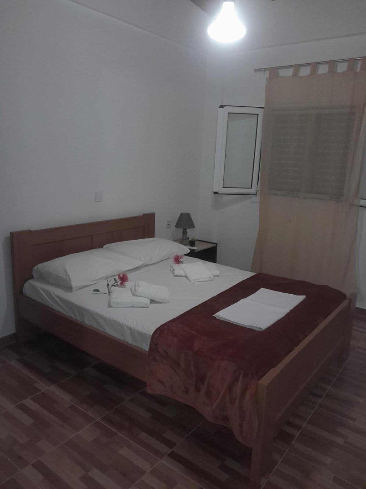 Sofia'S Rooms Himare Exteriör bild
