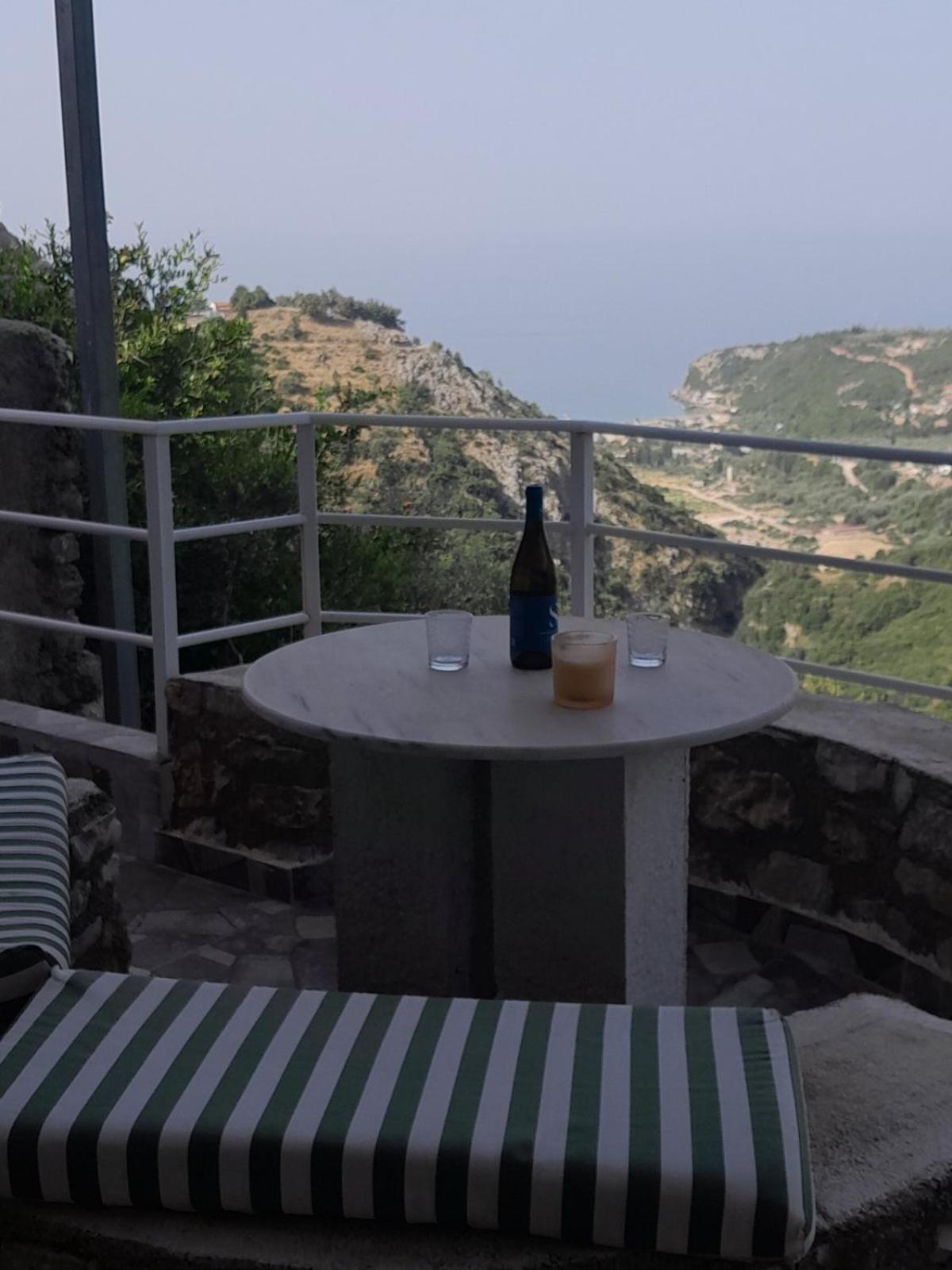 Sofia'S Rooms Himare Exteriör bild