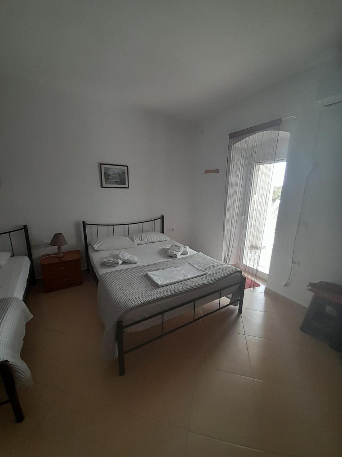 Sofia'S Rooms Himare Exteriör bild