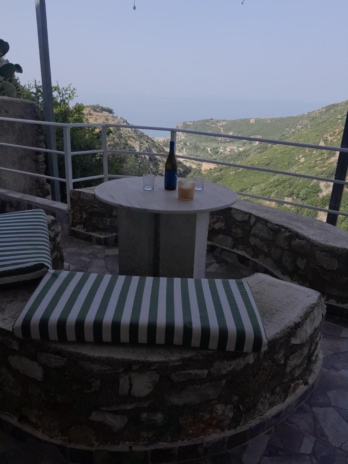 Sofia'S Rooms Himare Exteriör bild