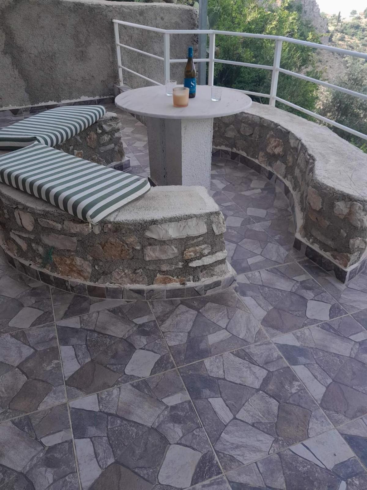 Sofia'S Rooms Himare Exteriör bild